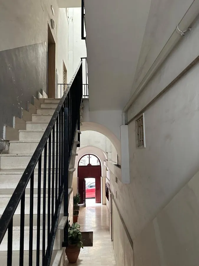 3F Apartment Μπάρι