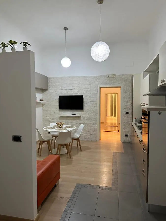 3F Apartment Μπάρι