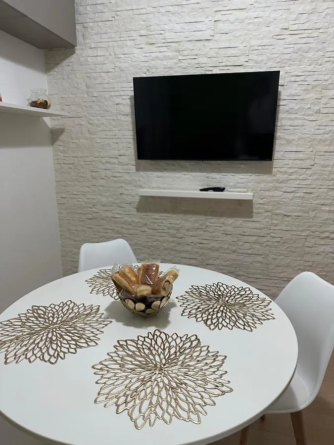 3F Apartment Μπάρι
