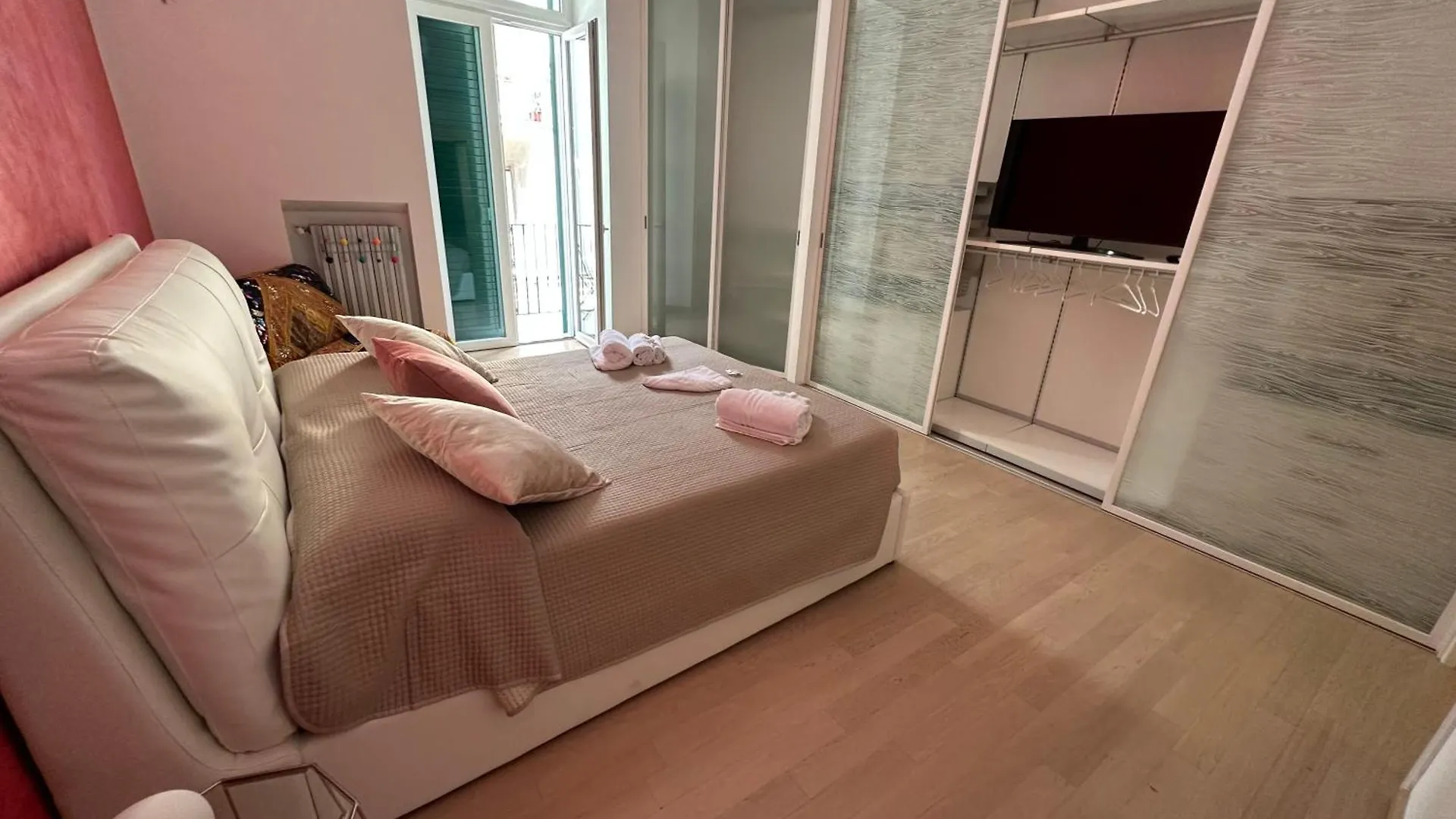 3F Apartment Μπάρι