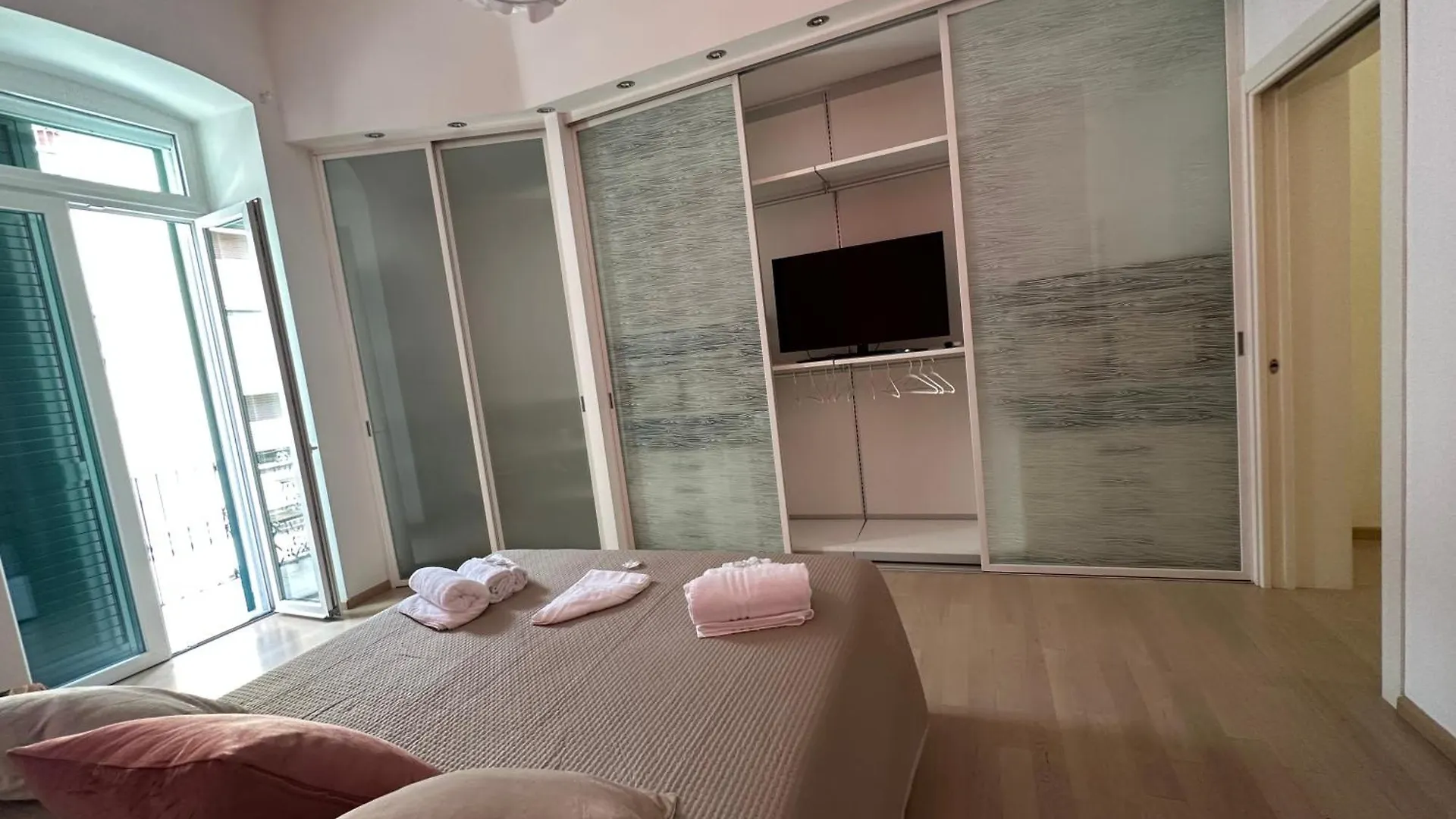 3F Apartment Μπάρι